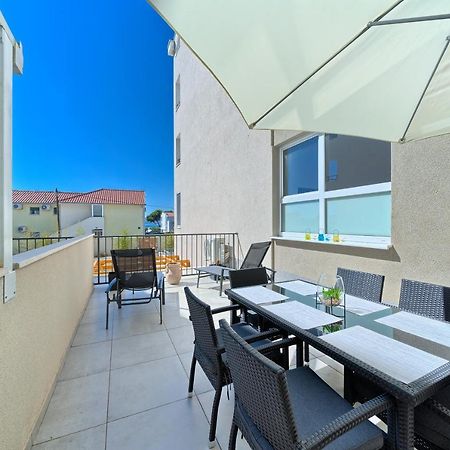 Terrace Apartment Danny Каштела Экстерьер фото