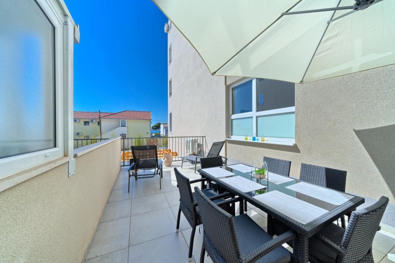 Terrace Apartment Danny Каштела Экстерьер фото
