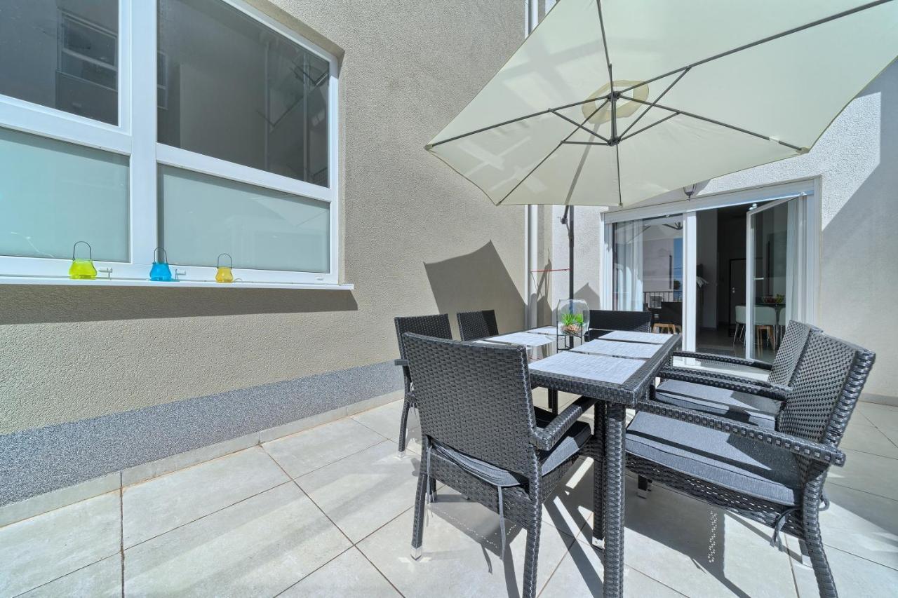 Terrace Apartment Danny Каштела Экстерьер фото