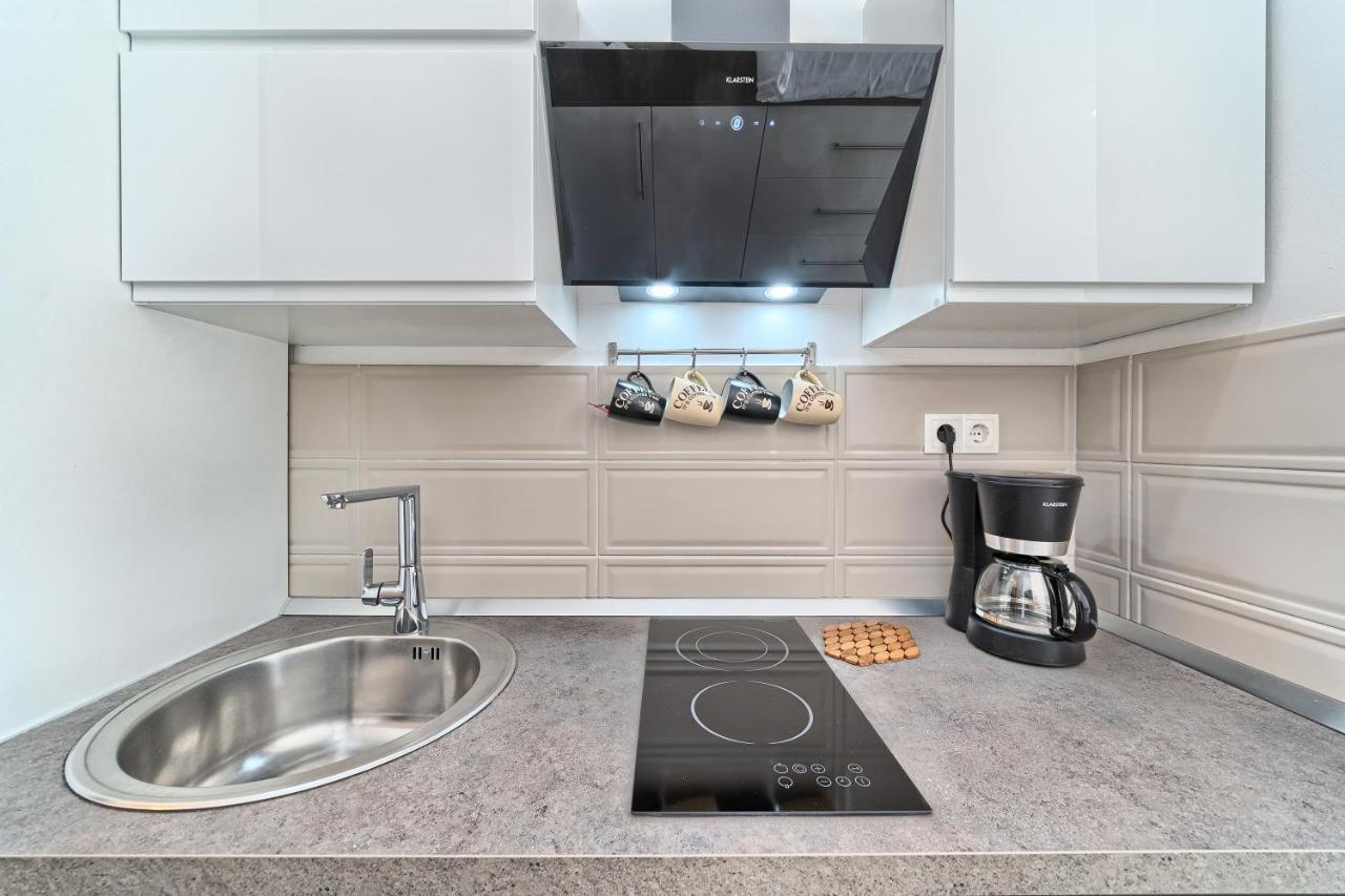 Terrace Apartment Danny Каштела Экстерьер фото