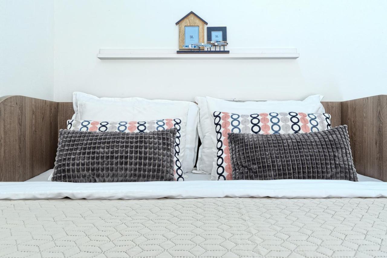 Terrace Apartment Danny Каштела Экстерьер фото