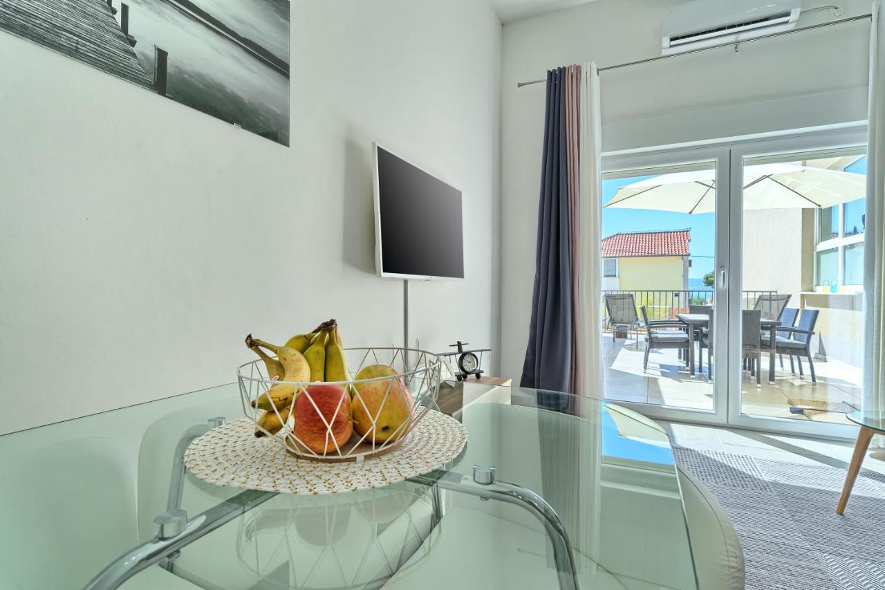 Terrace Apartment Danny Каштела Экстерьер фото