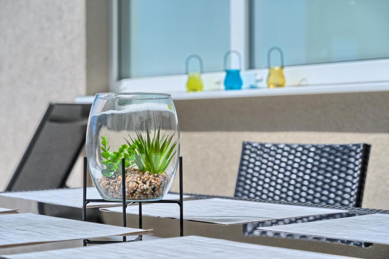 Terrace Apartment Danny Каштела Экстерьер фото